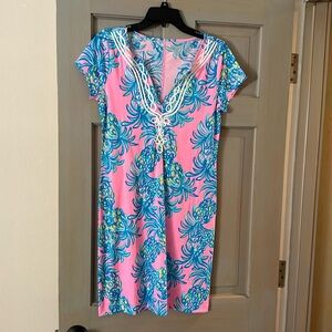 Lilly Pulitzer short sleeve dress. Size M. Pink and blue design.